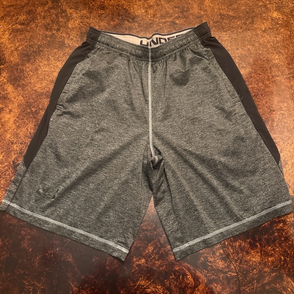 Under Armour Men's Gray Athletic Training Shorts with Black Side Panels